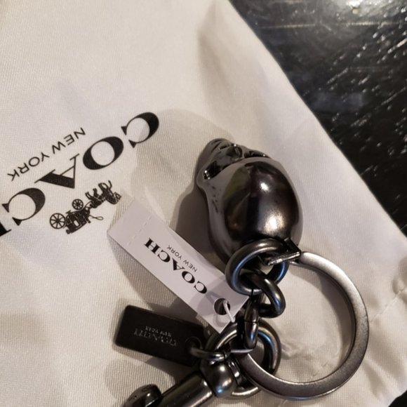 💀NWT💀 RARE UNICORN!! COACH GUNMETAL SKULL KEYCHAIN CHARM HANDBAG FOB Oilslick - Picture 4 of 14